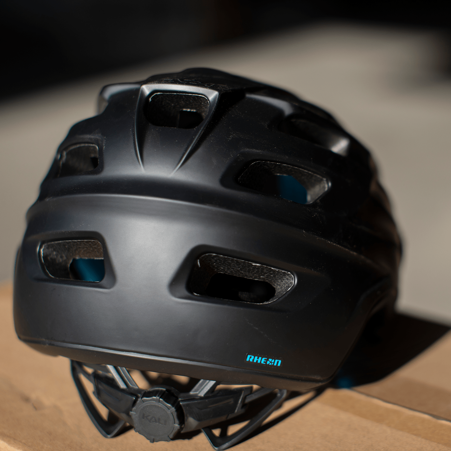 kali-protectives-frequency-syst-me-serrage-casque-o-s image 2